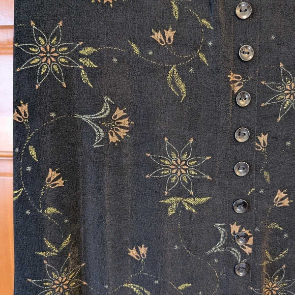 Floral Black Skirt With Button Front Detail - Petite - Picture 2 of 5